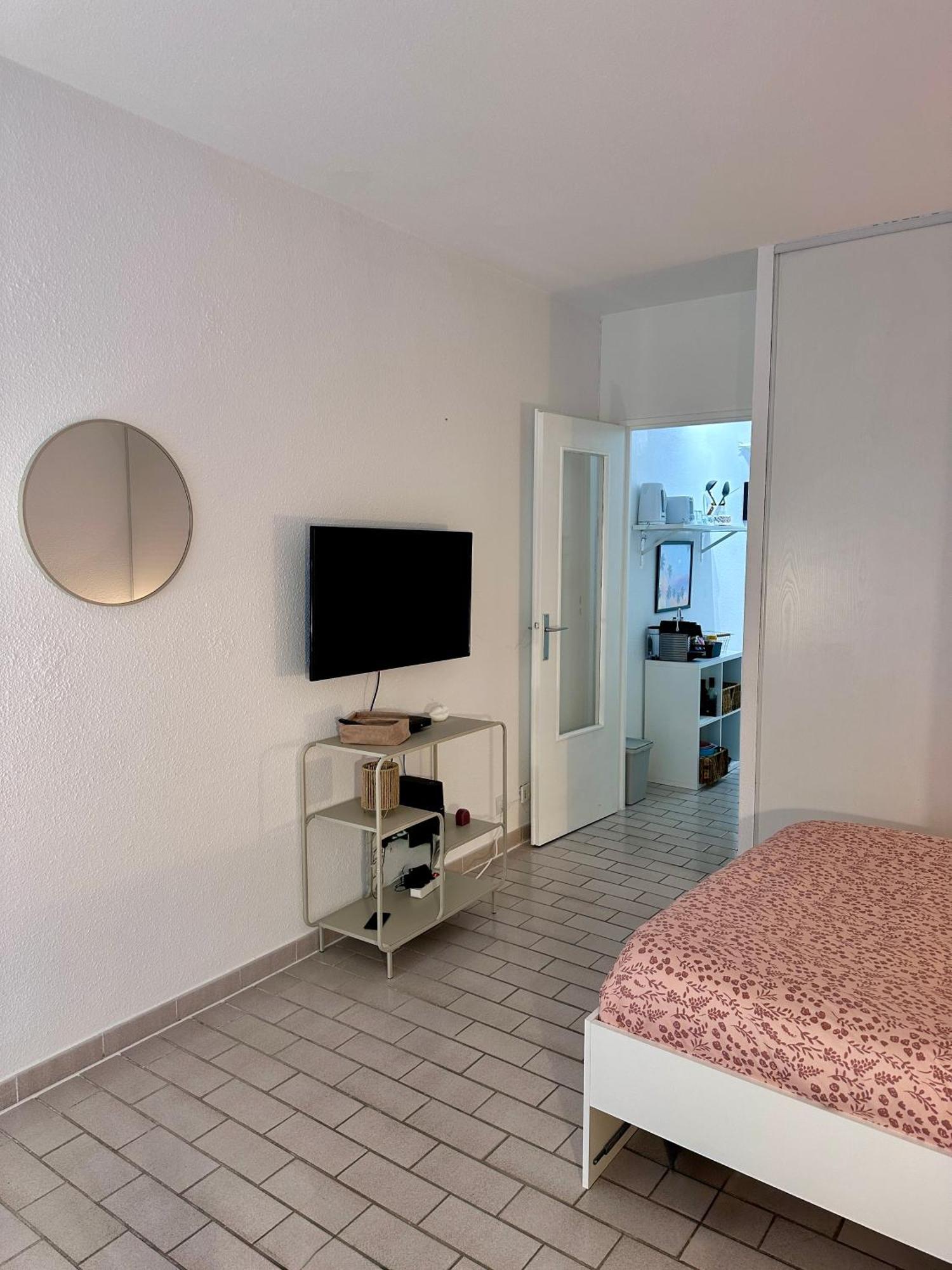 Studio Sur Le Port De Hyeres - A 2Min Des Plages, Clim & Balcon Exterior foto